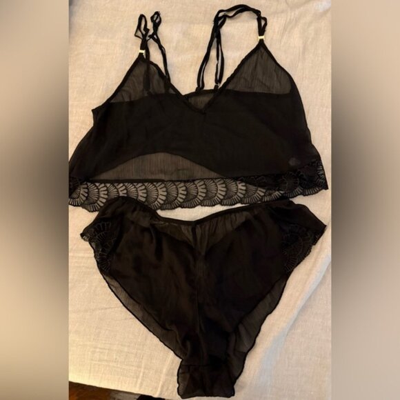 Bluebella Florence Crop Cami and Short Set - Picture 2 of 5